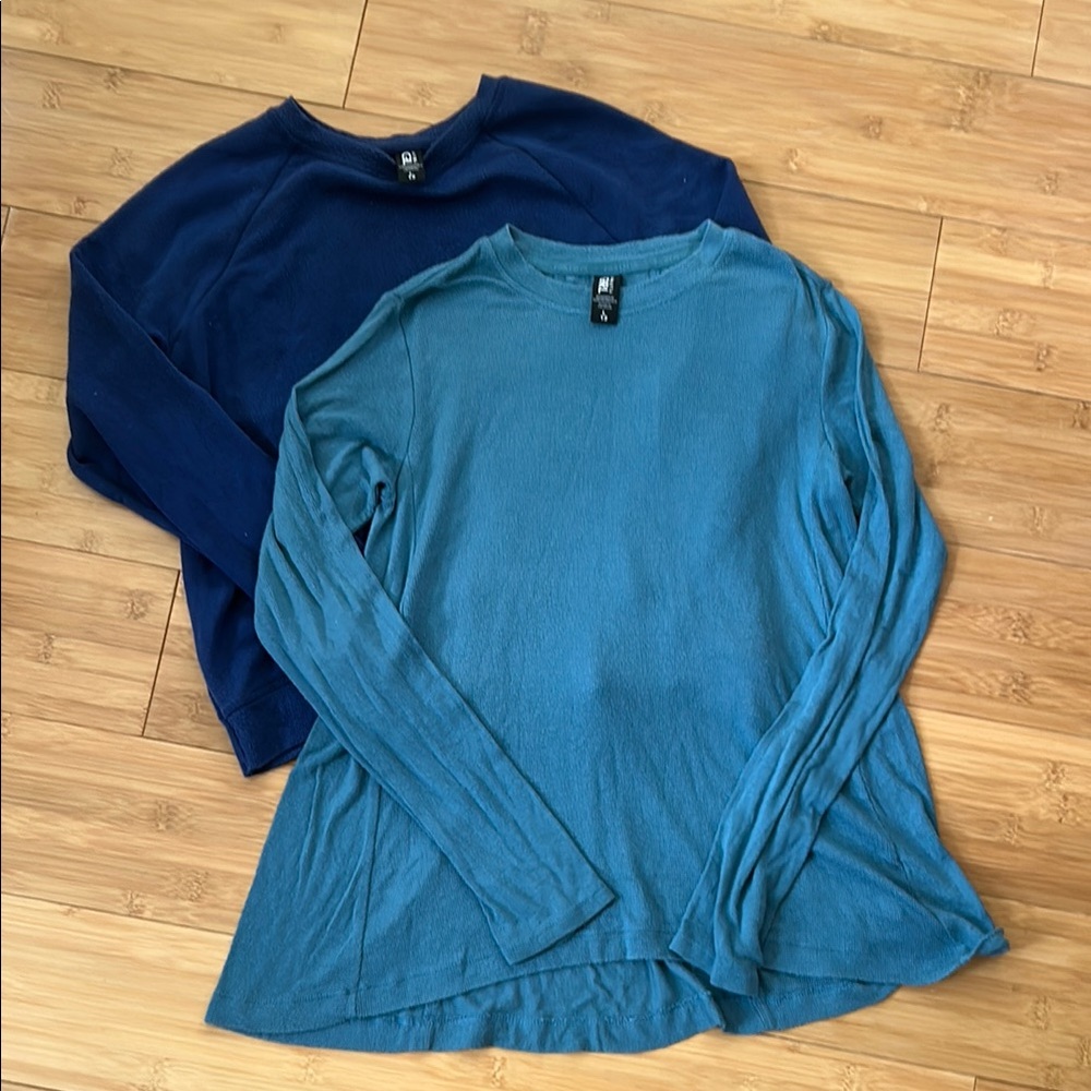 Athleta Girls Navy sweatshirt  and green long sleeve top L-12